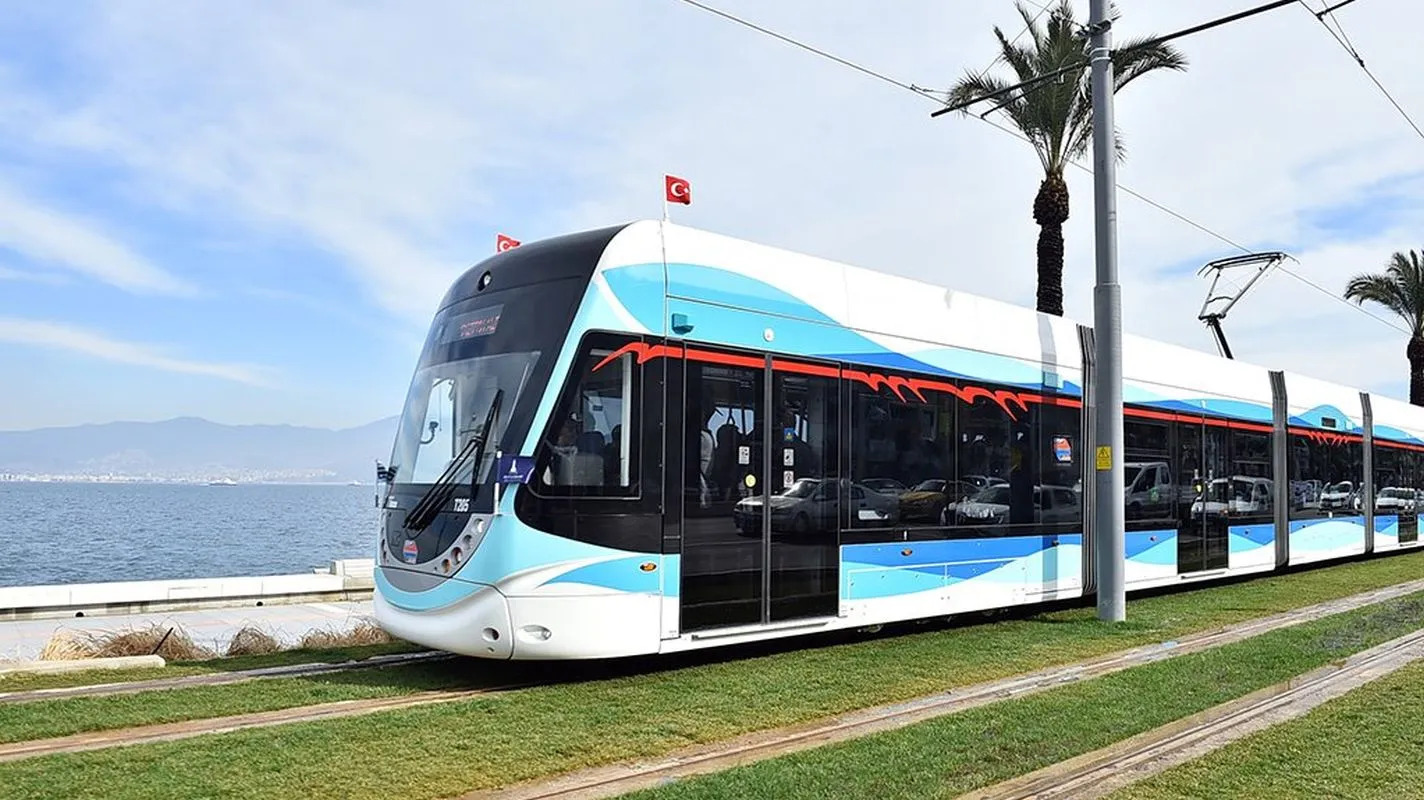 İzmir tramvay saatleri