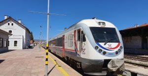 İzmir (Basmane) Uşak tren saatleri