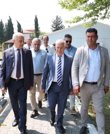 bursa-mustafakemalpasa-stadi-sil-bastan-yenilendi-HzX5IFhy.webp