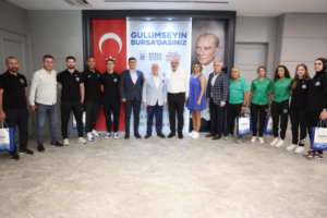 bursanin-gururu-sporculardan-buyuksehire-ziyaret-0-IxrEgG6K.jpg