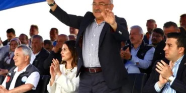 orduda-golkoyde-baskan-gulere-sevgi-seli-IOw3YdSe.webp