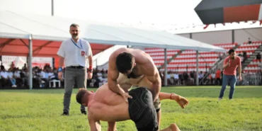 2-geleneksel-taha-akgul-karakucak-gureslerinde-sampiyon-feyzullah-akturk-oldu-QIWllwKJ.webp