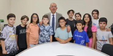 baskan-kavustan-meram-yaz-okulu-ogrencilerine-surpriz-ziyaret-j25w4yAs.webp