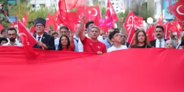bursa-gemlikte-zafer-bayrami-coskusu-uc-gun-surecek-jzKscUYd.webp