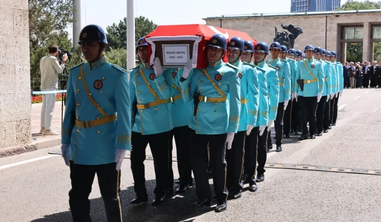 eski-bakan-hasan-akyola-son-gorev-jp9NizCP.webp