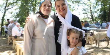 kocaeli-cinarin-ilk-mezunlarindan-surpriz-bulusma-Rp764pex.webp