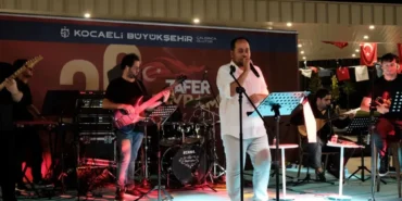 zafer-mesalesi-milli-irade-meydaninda-yakildi-b6qA1YR5.webp