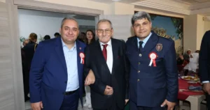 ankara-baskan-ozarslan-itfaiye-haftasinda-itfaiyecilerle-bir-araya-geldi-YK2Scl4F.webp