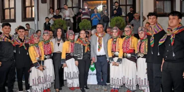 baskan-aydin-danisik-gecesinde-hemsehrileriyle-bulustu-qGRsytin.webp