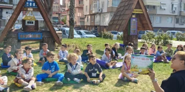 bursa-gemlikte-acik-hava-kutuphanesi-hayat-buldu-AYExIHGV.webp