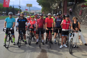 bursa-niluferde-30-agustos-zafer-surusu-ile-kutlandi-0-QkzGbuZO.jpeg