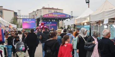 bursa-niluferde-balkan-panayiri-ortak-sarkiya-donustu-Ki4fFgMM.webp