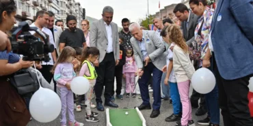 haydi-cocuklar-heykelde-bulusuyoruz-b9LdgZRz.webp