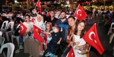 kocaelililer-mili-coskuyu-dev-ekranda-yasadi-mBUrQmGX.webp