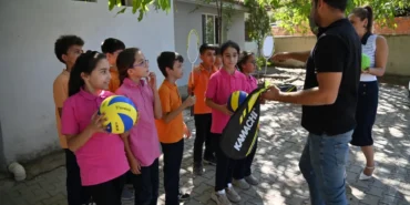 manisada-ogrencilere-spor-malzeme-destegi-nPfUyhsB.webp
