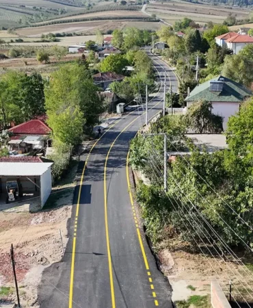 sakarya-sogutlunun-yenilenen-grup-yollarina-vatandaslardan-tam-not-DcvqhJAk.webp