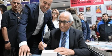 1-balikesir-kitap-fuari-coskuyla-acildi-4v17M9MF.webp