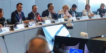 bakan-kurum-ab-iklim-eylem-komiseri-hoekstra-ile-gorustu-Yt41mA8l.webp