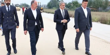 baskan-alemdar-akyazida-yatirimlari-inceledi-OASecnCX.webp