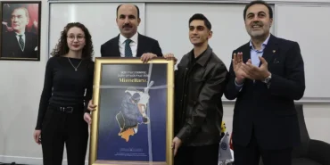 baskan-altaydan-genclere-boykot-duyarliligi-cagrisi-I4RxI8th.webp