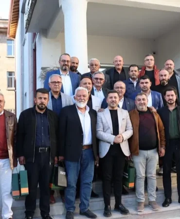 baskan-rasim-ari-nevsehirli-muhtarlarla-bulustu-mn1XzNTY.webp