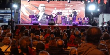 cumhuriyet-her-yerde-bayram-coskusunu-doruga-cikardi-4rhdsuRQ.webp