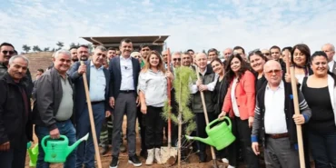 denizlide-muhtarlar-gunu-fidanlarla-kutlandi-D9mazcFH.webp