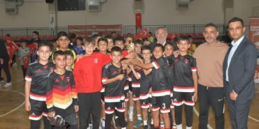 izmir-ciglide-cumhuriyet-coskusu-futsal-sahasinda-zirveye-tasindi-cbJt5fFJ.webp