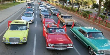 kayseri-talastan-klasik-araclarla-cumhuriyet-coskusu-PbzInxeM.webp