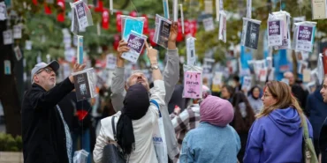kocaelide-agaclar-kitap-aciyor-sehir-edebiyatla-bulusuyor-WCCrWCzJ.webp