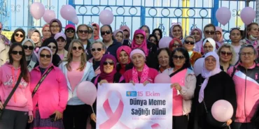 kocaelide-meme-kanserine-pembe-kurdele-ile-dikkat-cektiler-qNy1qeZY.webp