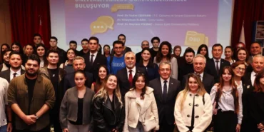 bakan-isikhan-dokuz-eylul-universitesinde-ogrencilerle-bulustu-lc7sBObR.webp