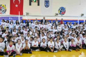 baskentte-ikinci-fabrika-voleybol-okulu-acildi-kCuvQN87.webp