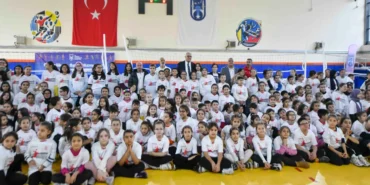 baskentte-ikinci-fabrika-voleybol-okulu-acildi-kCuvQN87.webp