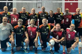 bursa-osmangazinin-veteran-voleybolculari-zirveye-cikti-ZZysyfSb.webp