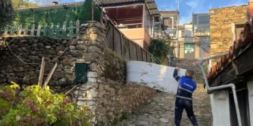 efes-selcukta-goruntu-kirliligi-yaratan-tabelalar-kaldiriliyor-AdOmkQqM.webp