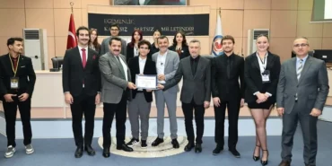 gencler-denizlinin-gelecegini-tartisti-ktl8l81b.webp