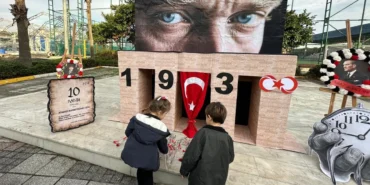 istanbul-bakirkoy-10-kasimda-atasini-andi-EWBvPLTx.webp