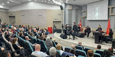 izmir-bornovada-10-kasimda-duygu-dolu-gece-PXWxqFWd.webp
