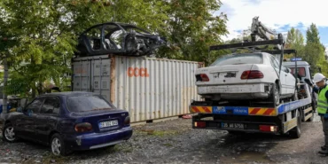 izmirde-hurda-araclar-ekonomiye-kazandiriliyor-k7ggUtYH.webp
