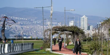 izmirin-gelecek-yarim-asri-sekilleniyor-dvvrKhfn.webp