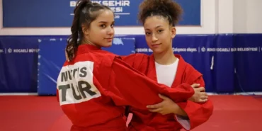 kagitsporlu-ceylin-ve-kardelen-judoda-istikbal-vadediyor-3O6jjHkN.webp