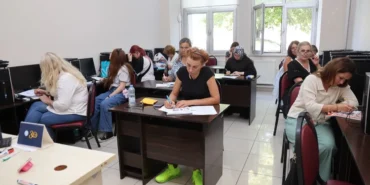 yabanci-dil-ko-mekle-ogreniliyor-Fv5AD6ar.webp