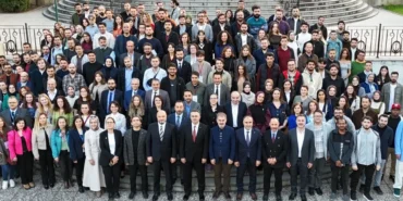 bursa-teknik-universitesi-mezunlari-ayni-catida-bulustu-KRwPwTgl.webp