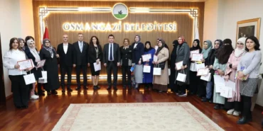 bursada-osmangazili-kadinlar-gelecege-umutla-bakiyor-MIzASy7q.webp