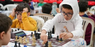 gelecegin-satranc-sampiyonlari-maltepede-yaristi-GyCXRtXY.webp