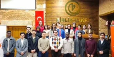 iletisim-baskanligi-bursa-bolge-muduru-golbasidan-uluslararasi-ogrencilere-kamu-diplomasisi-ve-medya-dersi-kcqCOakR.webp