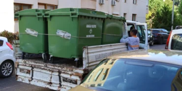 izmir-karabaglarda-cop-konteynerleri-yenileniyor-alBMvS8K.webp