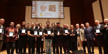 izmirde-bilgisayarla-beste-yarismasi-finali-yapildi-9ryAfNtp.webp