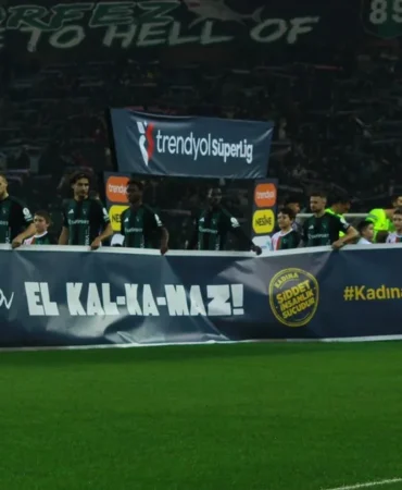 kocaeli-stadyumunda-futbolcular-kadina-siddete-karsi-birlesti-c3yGG4vi.webp